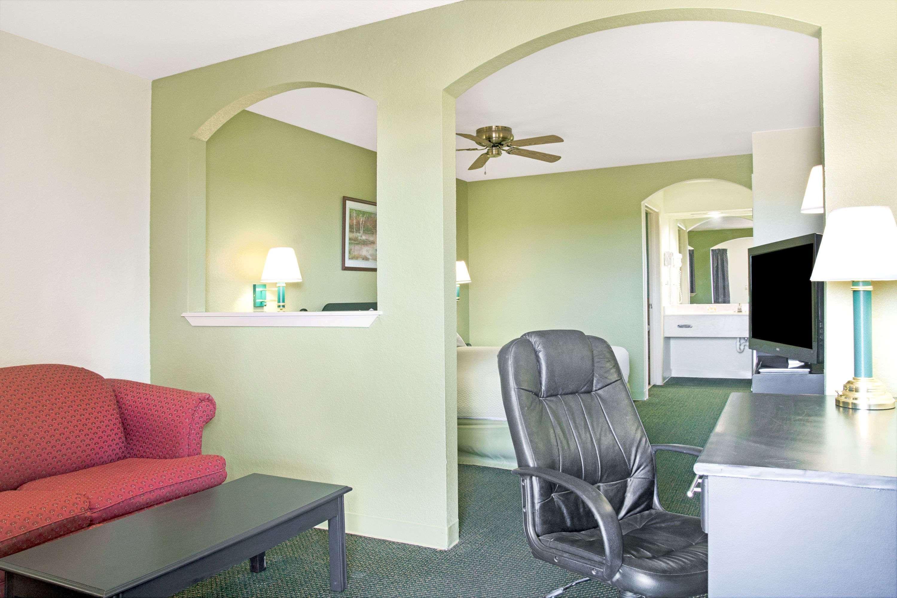 Days Inn By Wyndham El Campo Tx מראה חיצוני תמונה